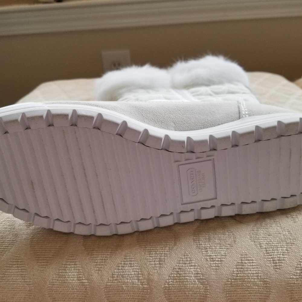 Adorable Coach Boots Womens Size 6 - Picture 3 of 4